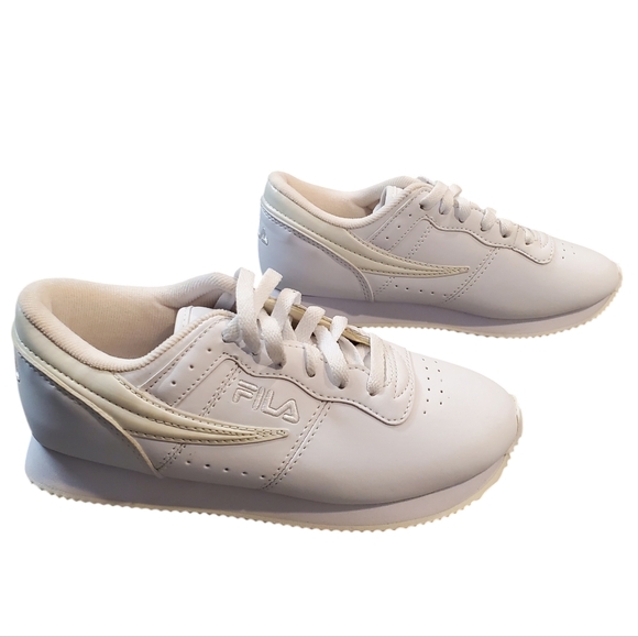 Fila Walking Shoes Womens Size 6.5 White Lace-up Low Top Sneakers - Picture 11 of 12